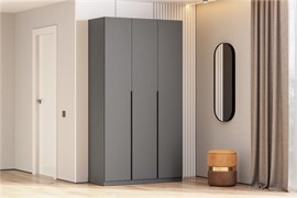 Шкаф трехстворчатый 